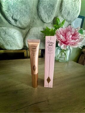 NWT Charlotte Tilbury Pillow Talk Beauty Light Wand Nude Pink Pillowtalk